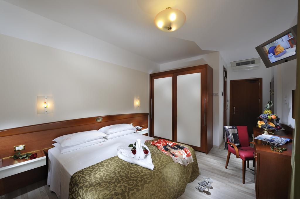Hotel Eden 4*